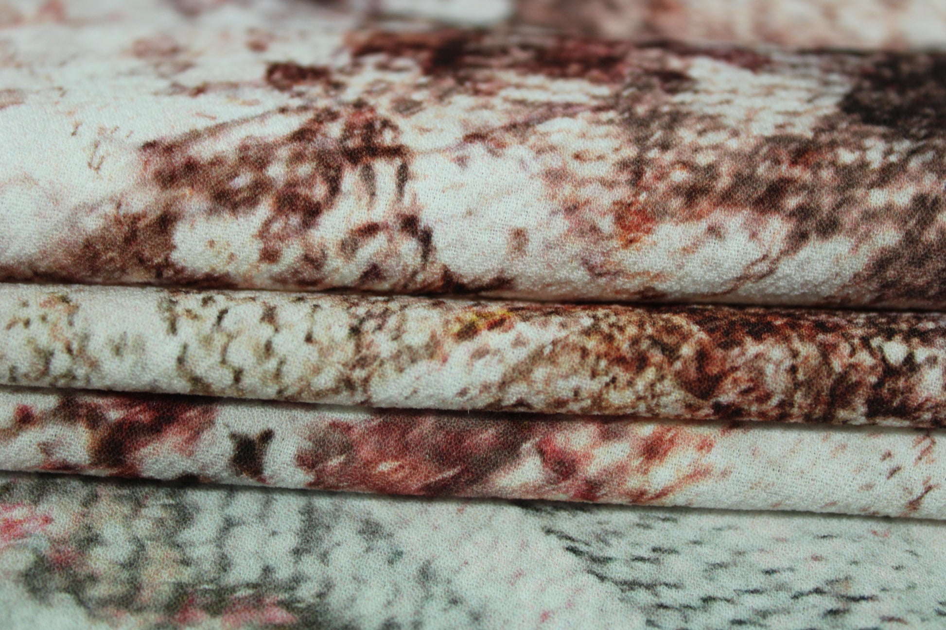 Tissu crêpe - imprimé tacheté - photo 2/5 | So Tissus