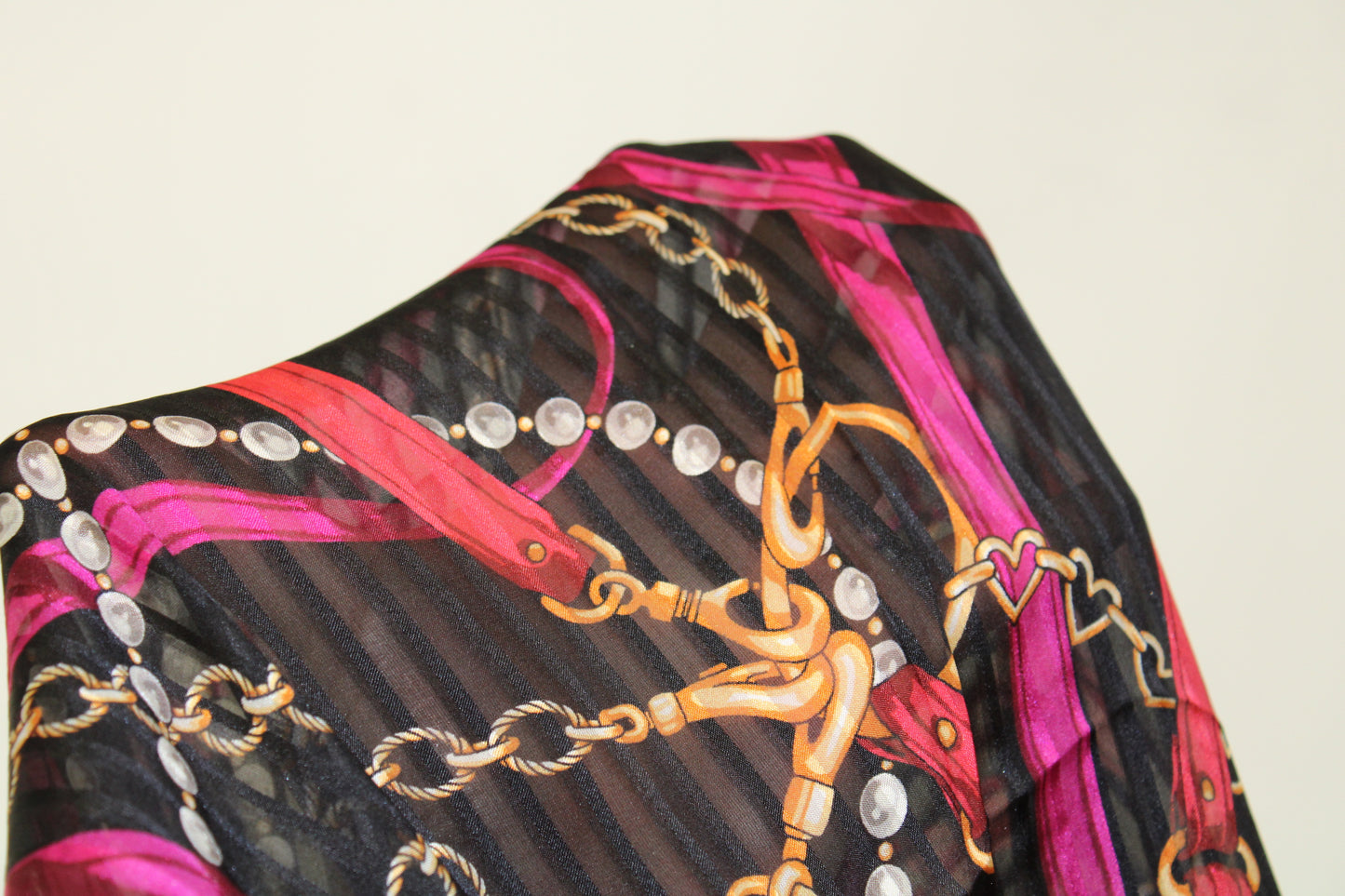 Coupon de 1,4 mètre - Mousseline de soie - imprimé bijoux - photo 5/5 | So Tissus
