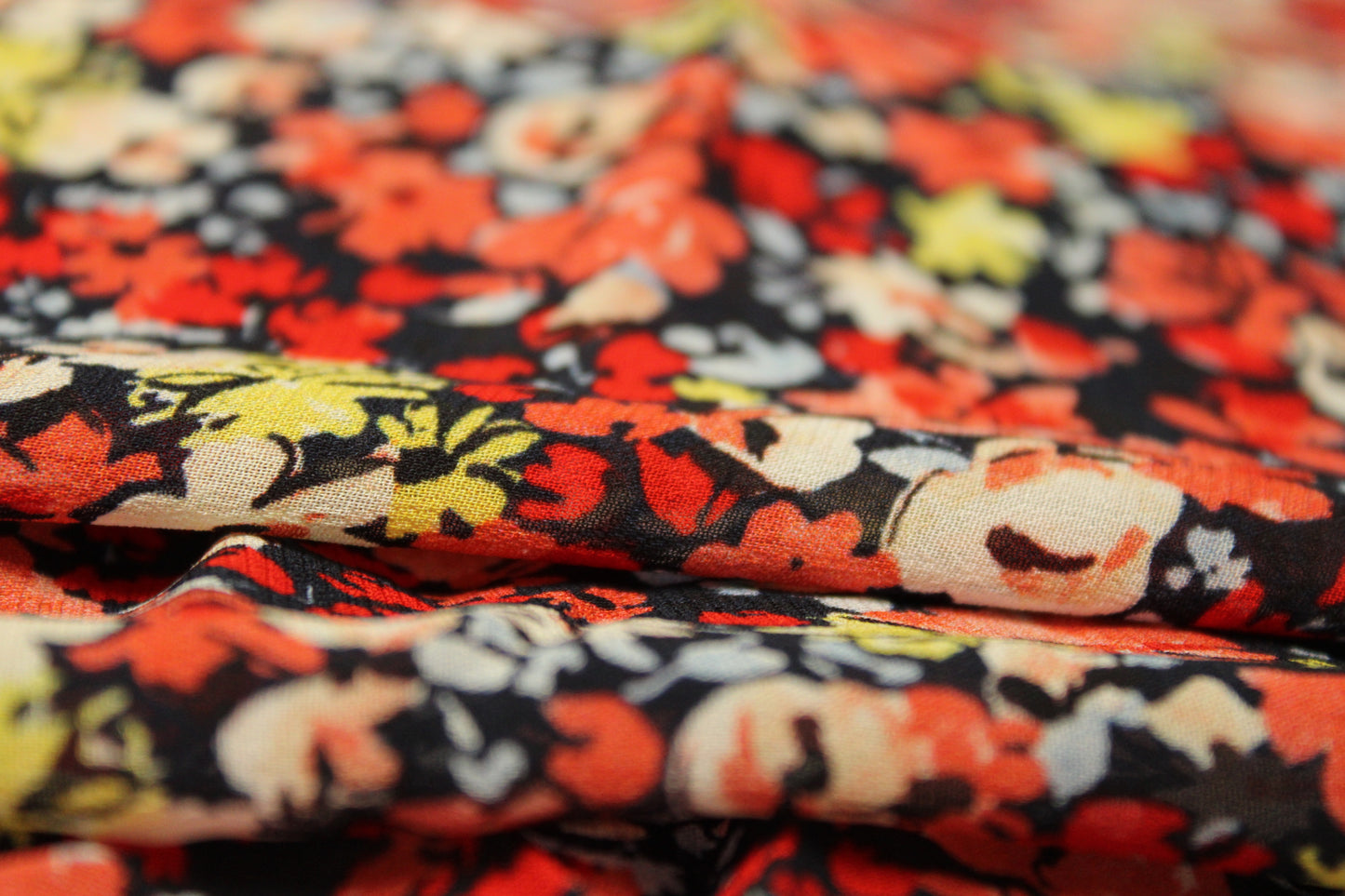 Coupon de 2,4 mètres - crêpe georgette polyester - imprimé fleuri - photo 2/4 | So Tissus