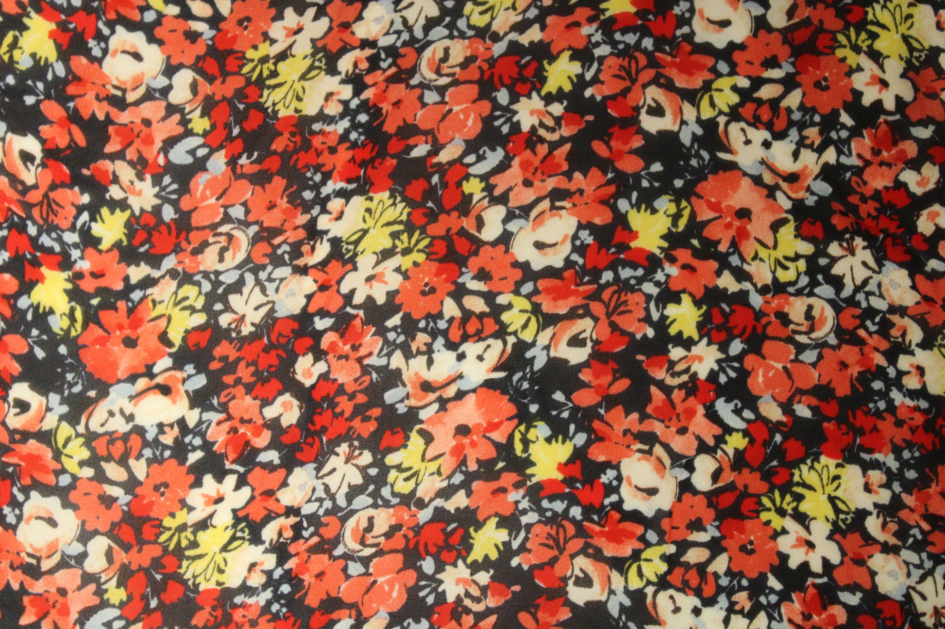 Coupon de 2,4 mètres - crêpe georgette polyester - imprimé fleuri - photo 4/4 | So Tissus