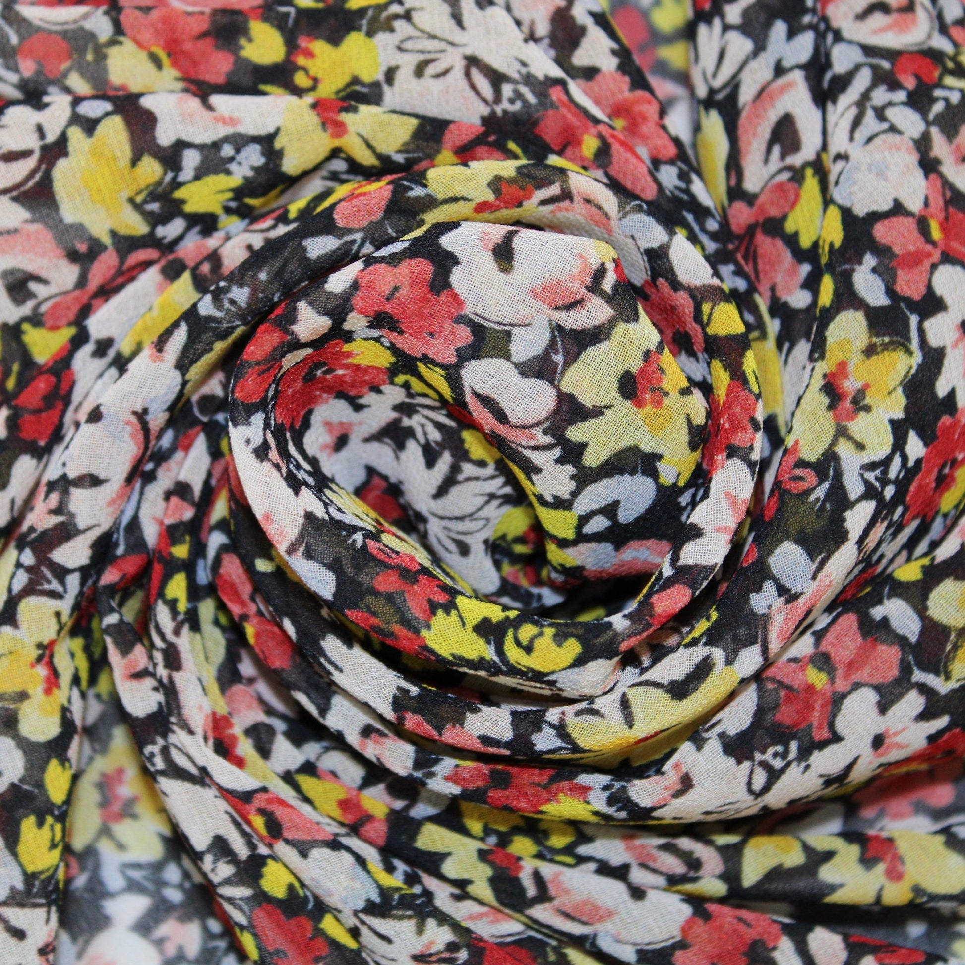 Coupon de 2 mètres - crêpe georgette polyester - imprimé fleuri - photo 1/4 | So Tissus