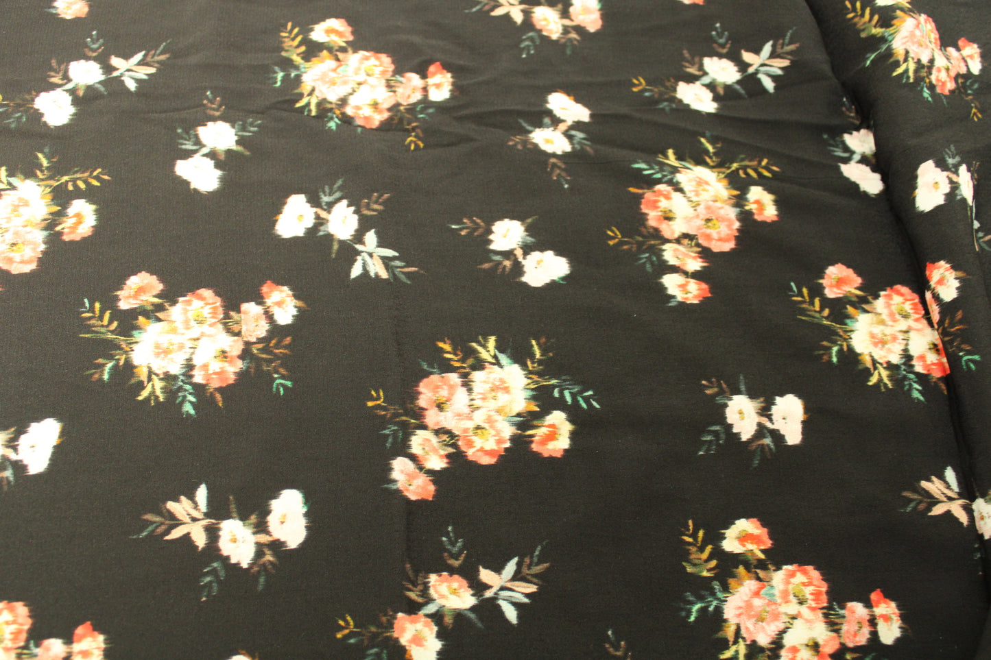 Coupon de 1,6 mètre - crêpe viscose - imprimé fleurs floues - photo 5/5 | So Tissus