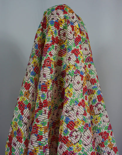 Tissus haute couture. Tissus au mètre pas cher. Tissus pas cher. Acheter tissus au mètre. Tissus français. Tissus de grandes maisons. Tissus haut de gamme. Tissus pour collection. Tissus pour createur. Jeune createur. Laine. Soie. Coton. Lin.