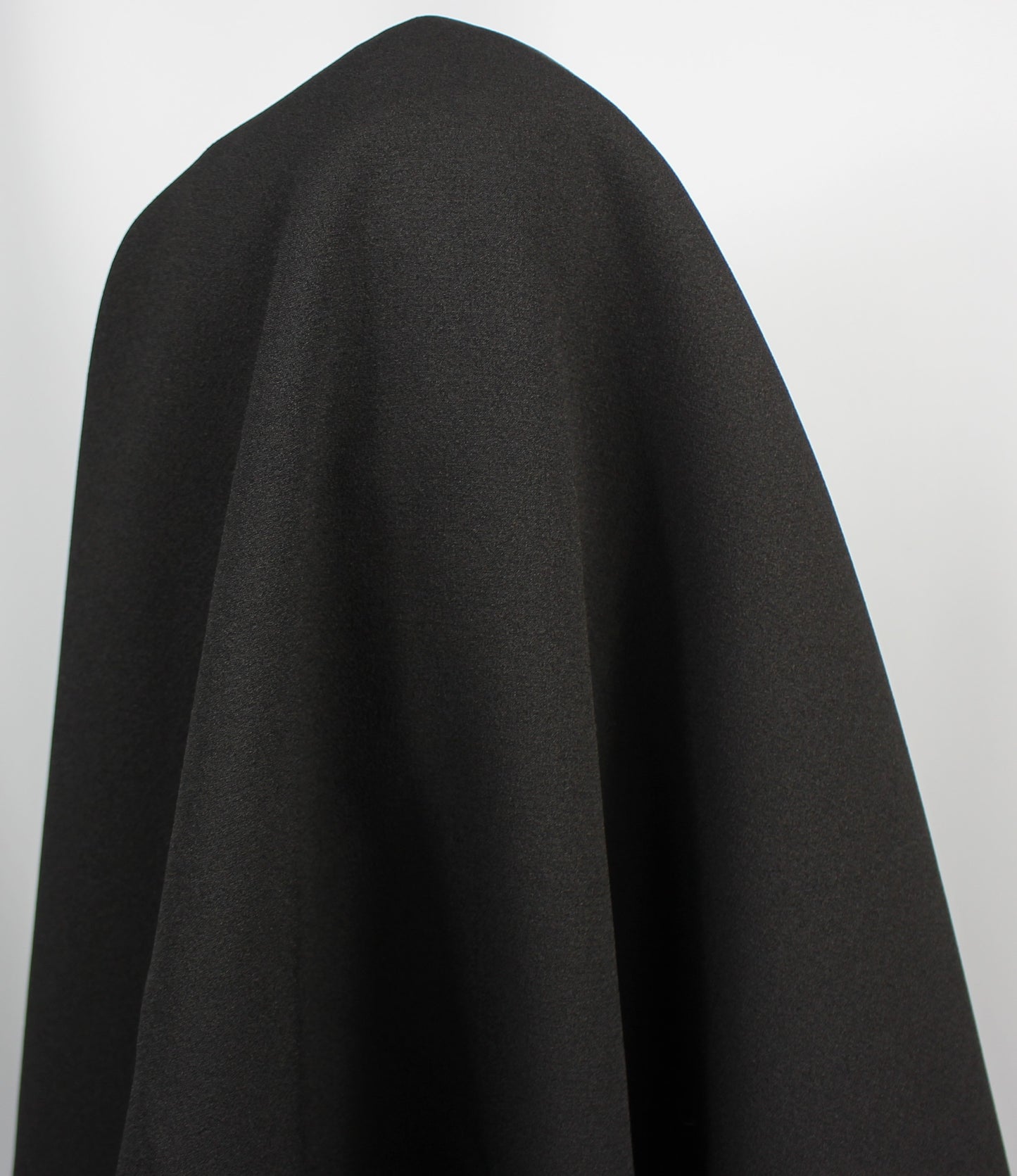 Tissus haute couture. Tissus au mètre pas cher. Tissus pas cher. Acheter tissus au mètre. Tissus français. Tissus de grandes maisons. Tissus haut de gamme. Tissus pour collection. Tissus pour createur. Jeune createur. Laine. Soie. Coton. Lin.